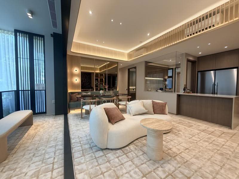 Amberwood at Holland, Tanglin / Holland / Bukit Timah, 4 Bedrooms, 1,227 sqft, Condominium For Sale, by Evon Ng, 500279854 - Living Room - PropertyGuru.com.sg