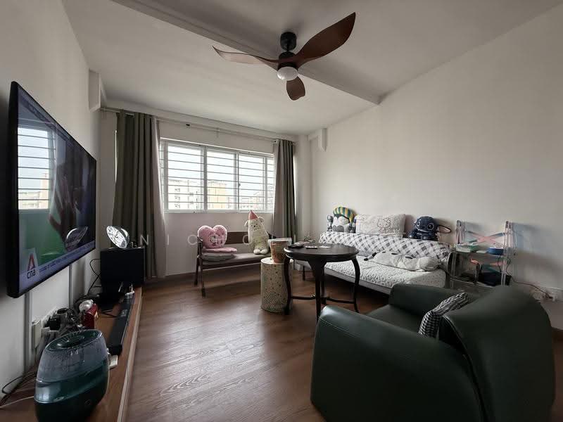 568 Pasir Ris Street 51, 568 Pasir Ris Street 51, Pasir Ris / Tampines, 2 Bedrooms, 300 sqft, HDB Flat For Rent, by Nicholl Wan, 500279873 - Living Room - PropertyGuru.com.sg