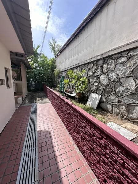 Jalan Limau Nipis, Jalan Limau Nipis/Upper Changi Road/ Bedok Terrace, Bedok / Upper East Coast, 6 Bedrooms, 2,650 sqft, Semi-Detached House For Rent, by Shirley Tan, 500279878 - Exterior - PropertyGuru.com.sg
