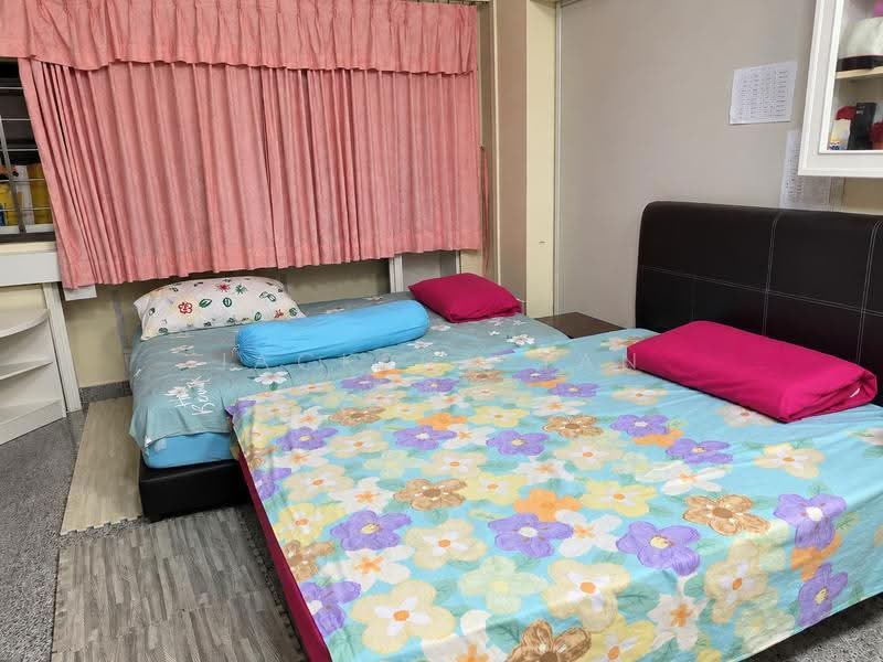 135 Jalan Bukit Merah, 135 Jalan Bukit Merah, Alexandra / Commonwealth, 3 Bedrooms, 1,453 sqft, HDB Flat For Rent, by Jackson Tan 陈涣乐, 500279887 - Bedroom - PropertyGuru.com.sg
