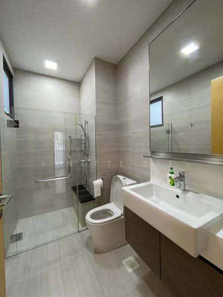 The Creek @ Bukit, 17 Toh Tuck Road, Clementi Park / Upper Bukit Timah, 2 Bedrooms, 721 sqft, Condominium For Sale, by Lynette See, 500279889 - Bathroom - PropertyGuru.com.sg