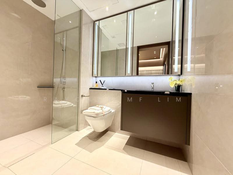 One Marina Gardens, 3 Marina Gardens Lane, Boat Quay / Raffles Place / Marina, 2 Bedrooms, 732 sqft, Apartment For Sale, by Raycher MF Lim, 500279901 - Bathroom - PropertyGuru.com.sg