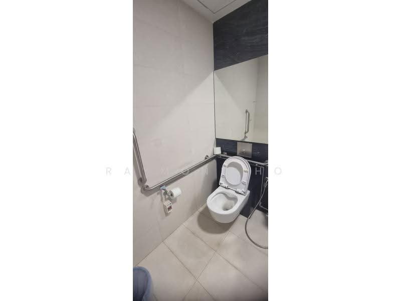 Eon Shenton, 70 Shenton Way, Chinatown / Tanjong Pagar, 1,765 sqft, Office For Rent, by Raymond Ho, 500279902 - Bathroom - CommercialGuru.com.sg