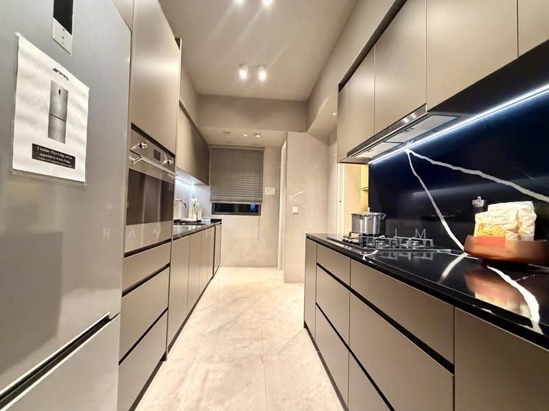 One Marina Gardens, 3 Marina Gardens Lane, Boat Quay / Raffles Place / Marina, 3 Bedrooms, 904 sqft, Apartment For Sale, by Raycher MF Lim, 500279904 - Kitchen - PropertyGuru.com.sg
