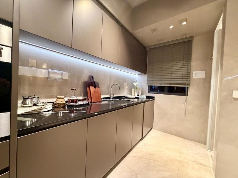 One Marina Gardens, 3 Marina Gardens Lane, Boat Quay / Raffles Place / Marina, 3 Bedrooms, 904 sqft, Apartment For Sale, by Raycher MF Lim, 500279904 - Kitchen - PropertyGuru.com.sg