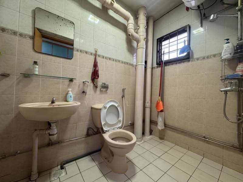 259C Compassvale Road, 259C Compassvale Road, Hougang / Punggol / Sengkang, 3 Bedrooms, 1,184 sqft, HDB Flat For Sale, by Yen Lim, 500279921 - Bathroom - PropertyGuru.com.sg