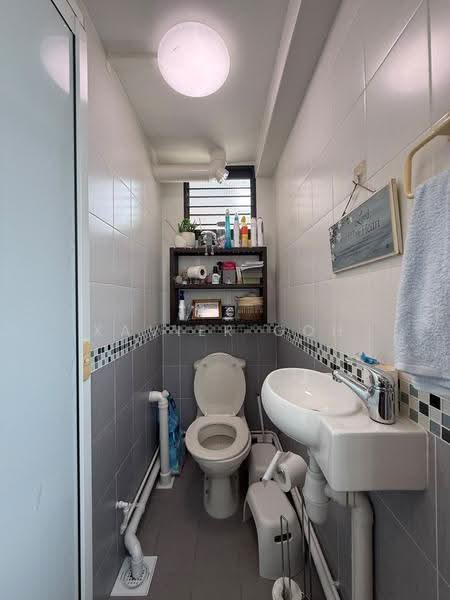 263 Waterloo Street, 263 Waterloo Street, Beach Road / Bugis / Rochor, 2 Bedrooms, 645 sqft, HDB Flat For Rent, by Xavier Goh, 500279928 - Bathroom - PropertyGuru.com.sg