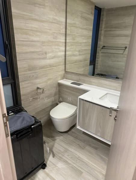 J Gateway, 6 Gateway Drive, Boon Lay / Jurong / Tuas, 2 Bedrooms, 678 sqft, Condominium For Sale, by Vivian Tan, 500279930 - Bathroom - PropertyGuru.com.sg