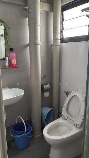 308A Anchorvale Road, 308A Anchorvale Road, Hougang / Punggol / Sengkang, Room Rental, 150 sqft, HDB Flat For Rent, by Rose Ting, 500279931 - Bathroom - PropertyGuru.com.sg