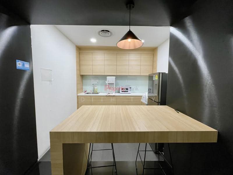 Boc Plaza, 133 Middle Road, Beach Road / Bugis / Rochor, 10,559 sqft, Office For Rent, by Edith Tay, 500279937 - Kitchen - CommercialGuru.com.sg