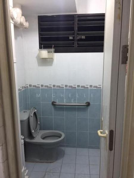 416 Ang Mo Kio Avenue 10, 416 Ang Mo Kio Avenue 10, Ang Mo Kio / Bishan / Thomson, Room Rental, 200 sqft, HDB Flat For Rent, by Michelle Lee, 500279955 - Bathroom - PropertyGuru.com.sg