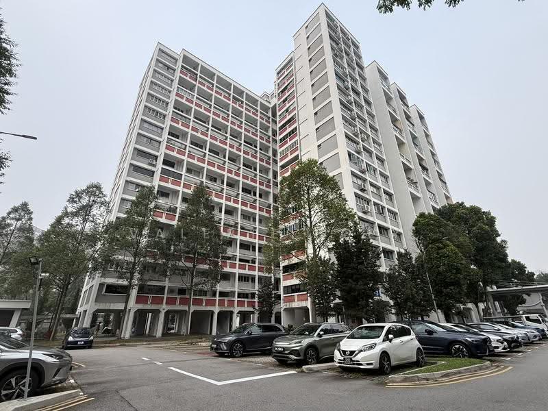 142 Bukit Batok Street 11, 142 Bukit Batok Street 11, Dairy Farm / Bukit Panjang / Choa Chu Kang, 3 Bedrooms, 1,528 sqft, HDB Flat For Sale, by Valerie Boey, 500279967 - HDB Facade - PropertyGuru.com.sg