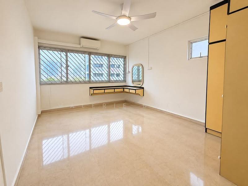 142 Bukit Batok Street 11, 142 Bukit Batok Street 11, Dairy Farm / Bukit Panjang / Choa Chu Kang, 3 Bedrooms, 1,528 sqft, HDB Flat For Sale, by Valerie Boey, 500279967 - Master Bedroom - PropertyGuru.com.sg