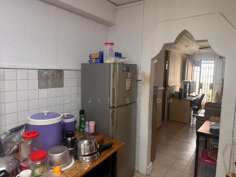 108 Serangoon North Avenue 1, 108 Serangoon North Avenue 1, Hougang / Punggol / Sengkang, 2 Bedrooms, 646 sqft, HDB Flat For Rent, by JAGJIT SINGH, 500279968 - Kitchen - PropertyGuru.com.sg