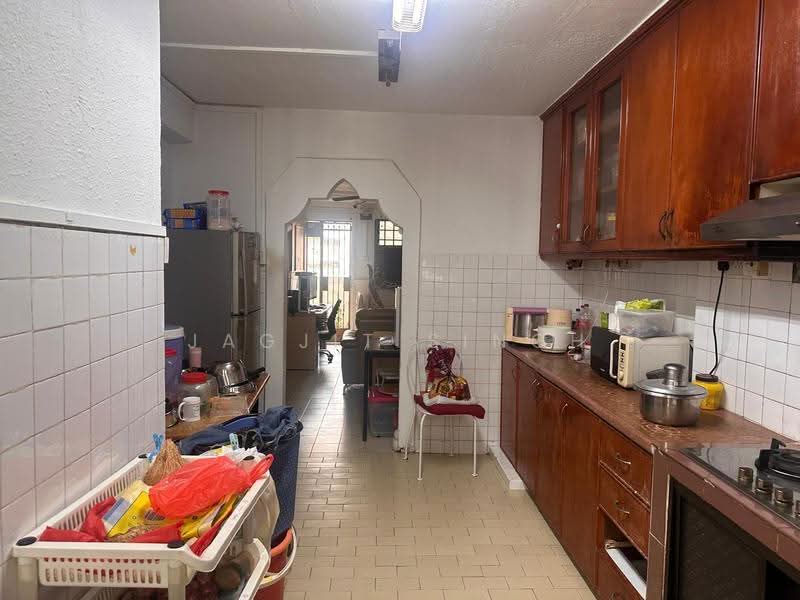 108 Serangoon North Avenue 1, 108 Serangoon North Avenue 1, Hougang / Punggol / Sengkang, 2 Bedrooms, 646 sqft, HDB Flat For Rent, by JAGJIT SINGH, 500279968 - Kitchen - PropertyGuru.com.sg