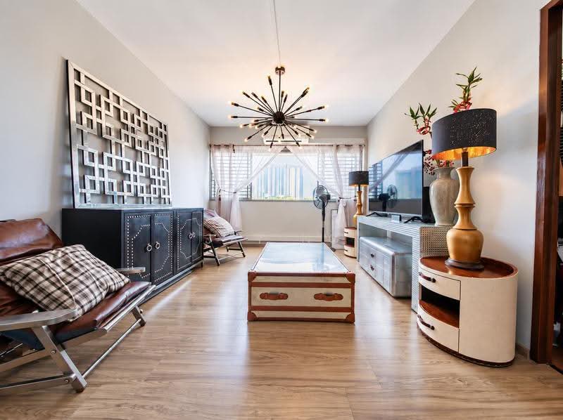 637 Veerasamy Road, 637 Veerasamy Road, Farrer Park / Serangoon Rd, 3 Bedrooms, 1,109 sqft, HDB Flat For Sale, by Jay Ng, 500279994 - Living Room - PropertyGuru.com.sg