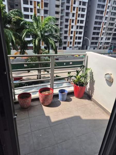 Grandeur 8, 8 Ang Mo Kio Central 3, Ang Mo Kio / Bishan / Thomson, 3 Bedrooms, 1,226 sqft, Condominium For Sale, by Dennis Lim, 500279999 - Balcony - PropertyGuru.com.sg