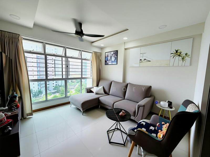 422B Northshore Drive, 422B Northshore Drive, Hougang / Punggol / Sengkang, 3 Bedrooms, 1,001 sqft, HDB Flat For Sale, by Hazel Boey, 500280003 - Living Room - PropertyGuru.com.sg