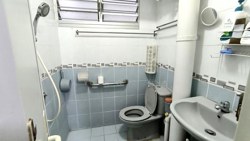 418 Ang Mo Kio Avenue 10, 418 Ang Mo Kio Avenue 10, Ang Mo Kio / Bishan / Thomson, Room Rental, 150 sqft, HDB Flat For Rent, by Kay HO 何杰彬, 500280017 - Bathroom - PropertyGuru.com.sg