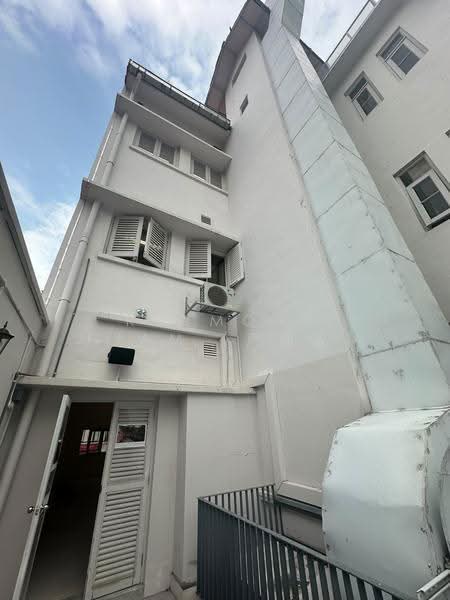 Rare Conservation Shophouse Office in Tanjong Pagar. Lift Access, Chinatown / Tanjong Pagar, 1,400 sqft, Shop / Shophouse For Rent, by Raymond Giam (严麒敬), 500280022 - Exterior - CommercialGuru.com.sg