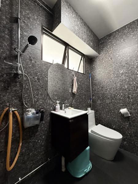 568 Pasir Ris Street 51, 568 Pasir Ris Street 51, Pasir Ris / Tampines, 3 Bedrooms, 450 sqft, HDB Flat For Rent, by Nicholl Wan, 500280033 - Bathroom - PropertyGuru.com.sg