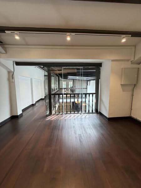 Kampong Glam Bussorah Street, Beach Road / Bugis / Rochor, 1,254 sqft, Shop / Shophouse For Rent, by Genevieve ., 500280039 - Interior - CommercialGuru.com.sg