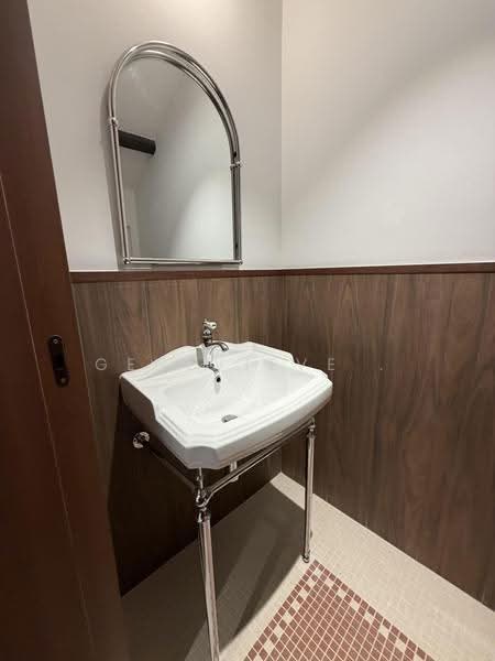 Kampong Glam Bussorah Street, Beach Road / Bugis / Rochor, 1,254 sqft, Shop / Shophouse For Rent, by Genevieve ., 500280039 - Bathroom - CommercialGuru.com.sg