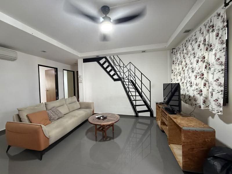 668 Choa Chu Kang Crescent, 668 Choa Chu Kang Crescent, Dairy Farm / Bukit Panjang / Choa Chu Kang, 3 Bedrooms, 1,098 sqft, HDB Flat For Rent, by Sharon Yang, 500280062 - Living Room - PropertyGuru.com.sg