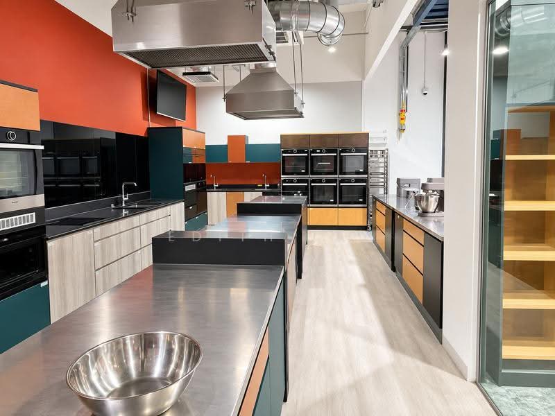 Prime Retail Space for Education & Training Centre, Eunos / Geylang / Paya Lebar, 2,827 sqft, Other Retail For Rent, by Edith Tay, 500280063 - Kitchen - CommercialGuru.com.sg