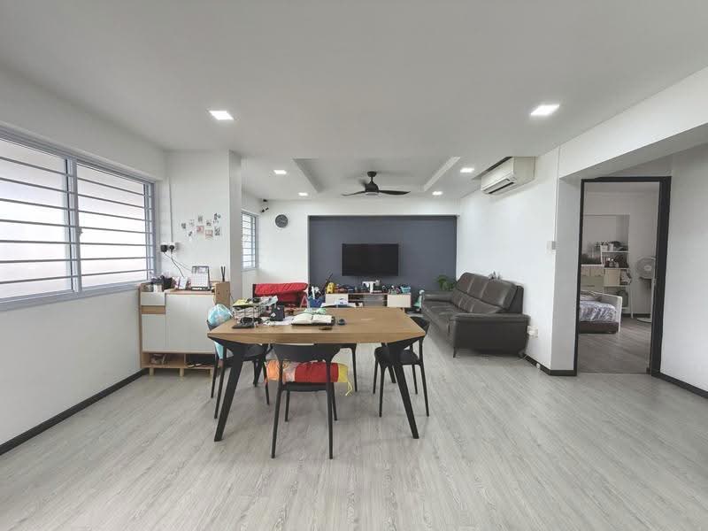 513 Jelapang Road, 513 Jelapang Road, Dairy Farm / Bukit Panjang / Choa Chu Kang, 3 Bedrooms, 1,109 sqft, HDB Flat For Sale, by May Li, 500280071 - Living Room - PropertyGuru.com.sg