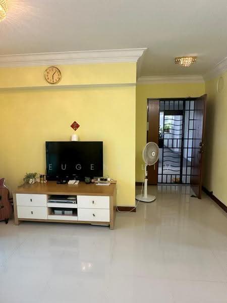 642B Punggol Drive, 642B Punggol Drive, Hougang / Punggol / Sengkang, 3 Bedrooms, 980 sqft, HDB Flat For Sale, by Eugene Lim, 500280084 - Living Room - PropertyGuru.com.sg