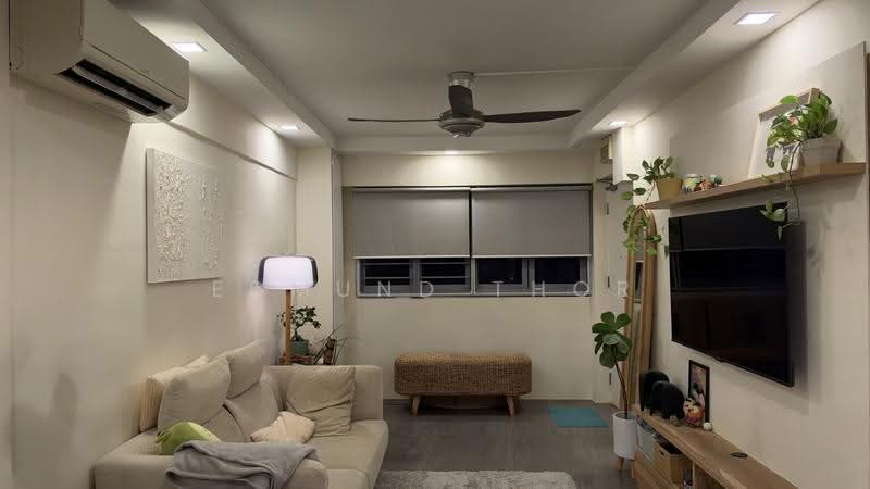 271 Queen Street, 271 Queen Street, Beach Road / Bugis / Rochor, 2 Bedrooms, 732 sqft, HDB Flat For Rent, by Edmund Thor, 500280085 - Living Room - PropertyGuru.com.sg