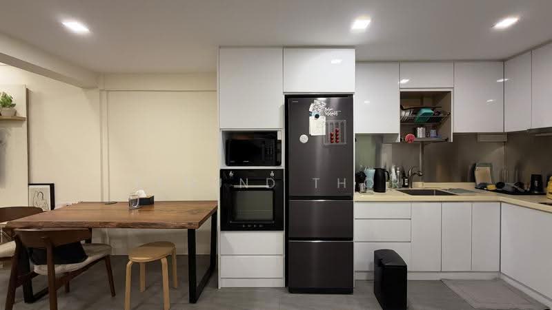 271 Queen Street, 271 Queen Street, Beach Road / Bugis / Rochor, 2 Bedrooms, 732 sqft, HDB Flat For Rent, by Edmund Thor, 500280085 - Kitchen - PropertyGuru.com.sg