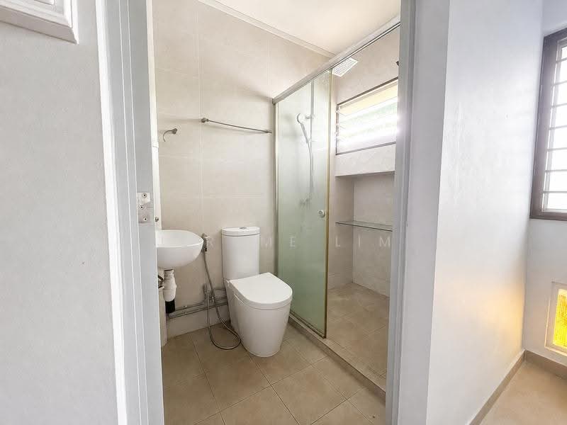 346 Tampines Street 33, 346 Tampines Street 33, Pasir Ris / Tampines, 3 Bedrooms, 1,163 sqft, HDB Flat For Sale, by Jerome Lim, 500280135 - Bathroom - PropertyGuru.com.sg