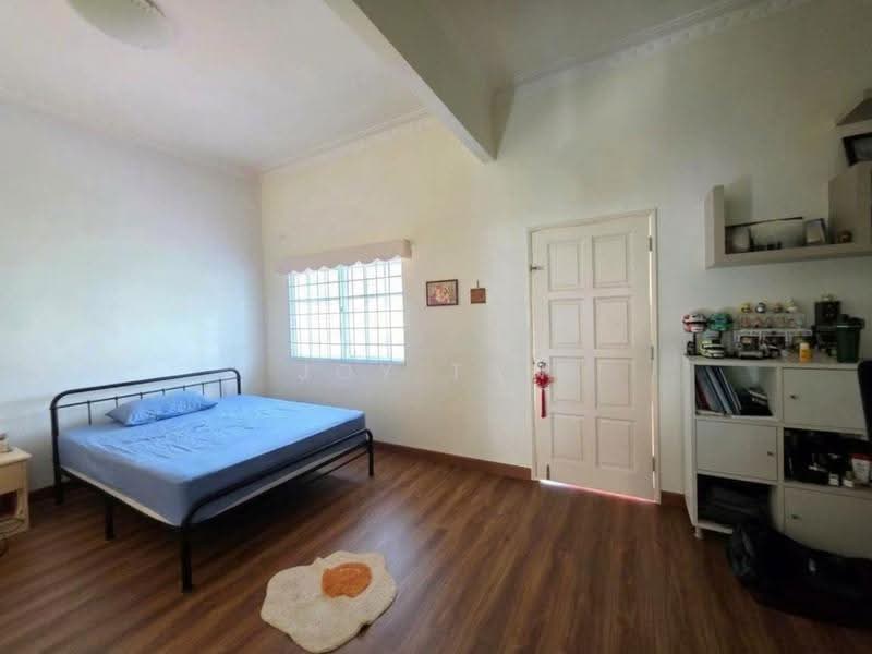 Lucky View, Lucky View, Bedok / Upper East Coast, 5 Bedrooms, 4,000 sqft, Semi-Detached House For Sale, by Joy Tan, 500280137 - Bedroom - PropertyGuru.com.sg