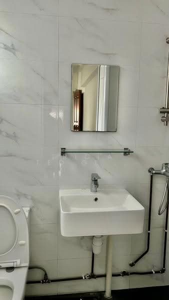 18 Toh Yi Drive, 18 Toh Yi Drive, Clementi Park / Upper Bukit Timah, 2 Bedrooms, 689 sqft, HDB Flat For Rent, by Tricia Teo Geok Teng, 500280148 - Bathroom - PropertyGuru.com.sg