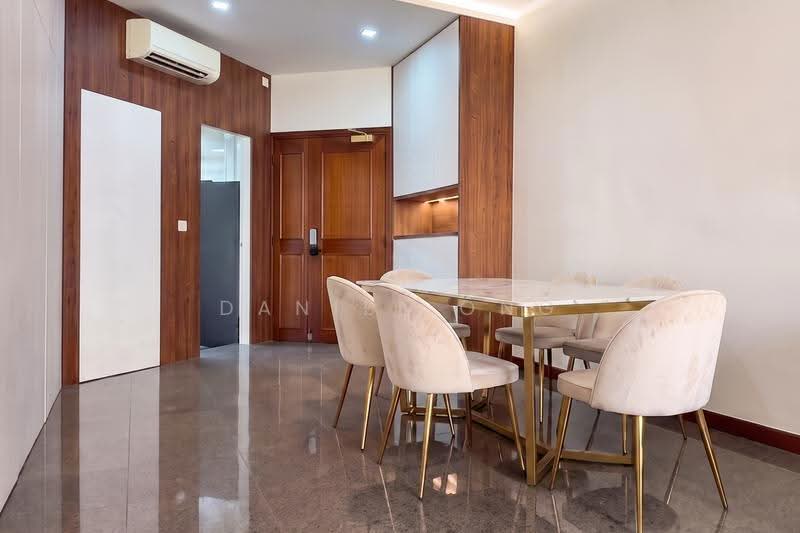 Villa Marina, 21 Jalan Sempadan, East Coast / Marine Parade, 2 Bedrooms, 1,087 sqft, Condominium For Sale, by Daniel Ong, 500280173 - Dining Room - PropertyGuru.com.sg