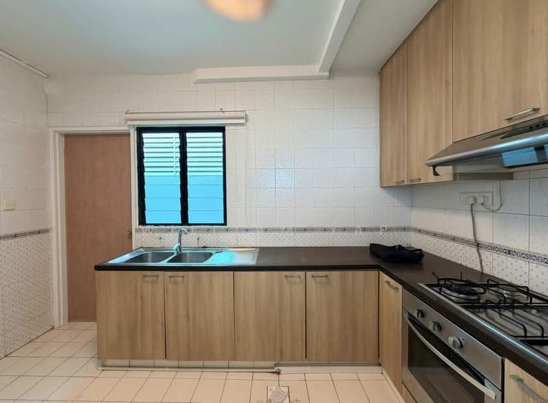 Siglap Centre, 55 Siglap Road, East Coast / Marine Parade, 2 Bedrooms, 1,230 sqft, Apartment For Rent, by William Yap, 500280178 - Kitchen - PropertyGuru.com.sg