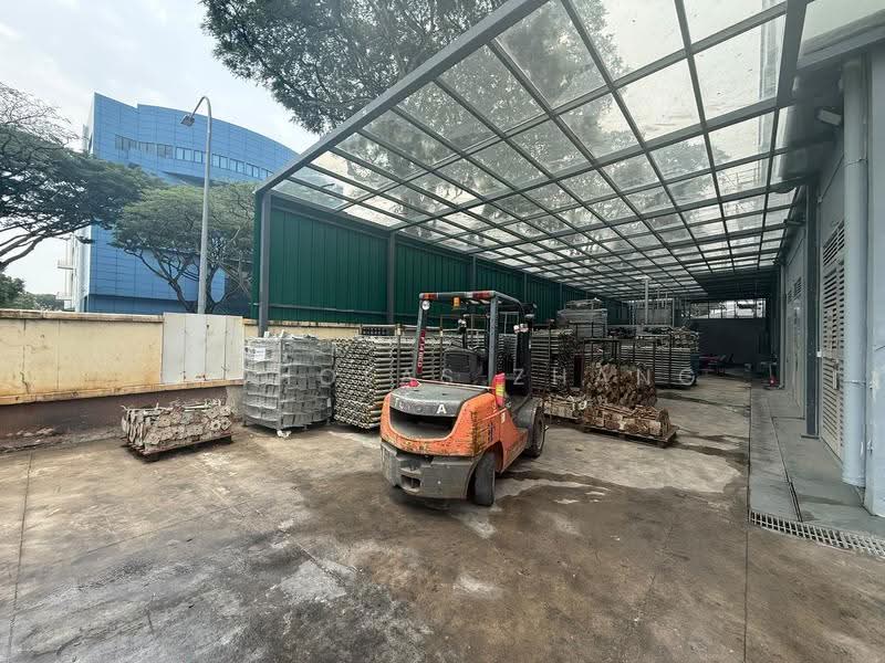 Ground Floor Workshop with Overhead Crane and Openyard For Rent, Boon Lay / Jurong / Tuas, 9,000 sqft, Factory / Workshop (B2) For Rent, by Nicholas Zhang, 500280232 - Exterior - CommercialGuru.com.sg
