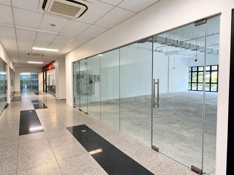 Rare Bright Shop Space | Suits Education, Wellness Centre & Creative Office, Eunos / Geylang / Paya Lebar, 1,890 sqft, Other Retail For Rent, by Edith Tay, 500280235 - Corridor - CommercialGuru.com.sg