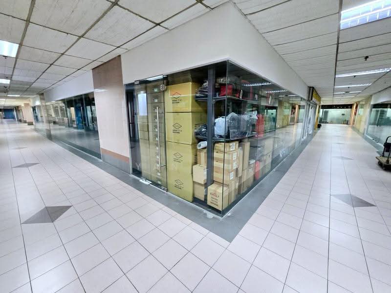 Textile Centre, 200 Jalan Sultan, Beach Road / Bugis / Rochor, 710 sqft, Mall Shop For Sale, by Yan Lim, 500280239 - Corridor - CommercialGuru.com.sg