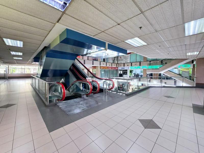 Textile Centre, 200 Jalan Sultan, Beach Road / Bugis / Rochor, 710 sqft, Mall Shop For Sale, by Yan Lim, 500280239 - Interior - CommercialGuru.com.sg