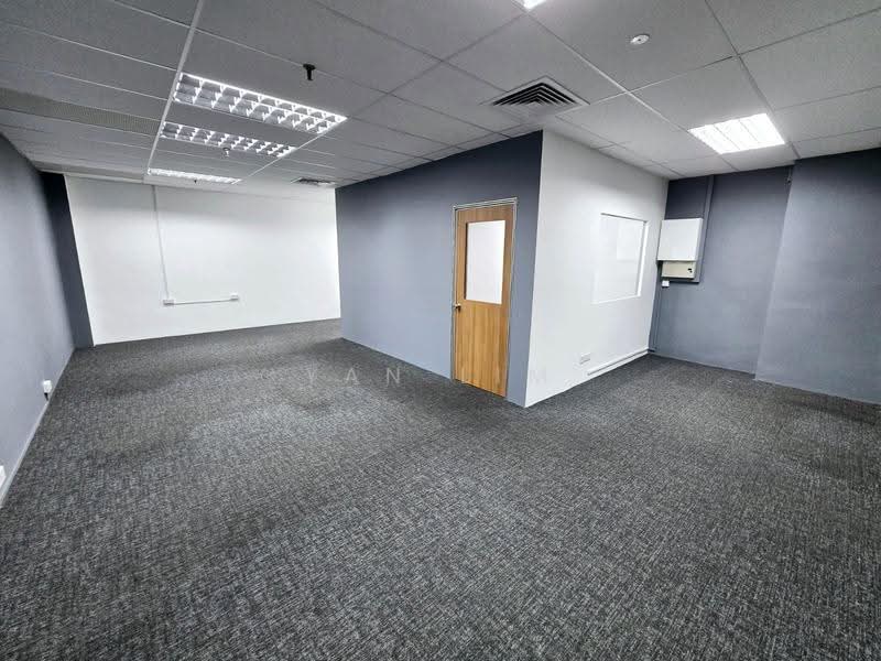 Textile Centre, 200 Jalan Sultan, Beach Road / Bugis / Rochor, 710 sqft, Mall Shop For Sale, by Yan Lim, 500280239 - Interior - CommercialGuru.com.sg