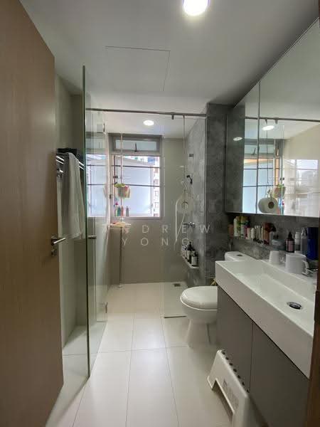 Q Bay Residences, 5 Tampines Street 86, Pasir Ris / Tampines, 3 Bedrooms, 1,119 sqft, Condominium For Sale, by Andrew Yong, 500280241 - Bathroom - PropertyGuru.com.sg