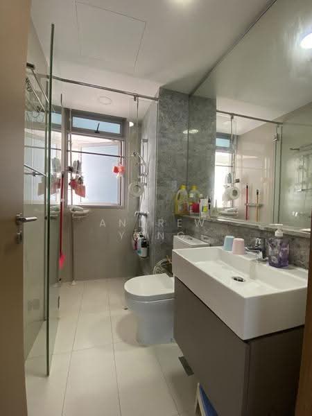 Q Bay Residences, 5 Tampines Street 86, Pasir Ris / Tampines, 3 Bedrooms, 1,119 sqft, Condominium For Sale, by Andrew Yong, 500280241 - Bathroom - PropertyGuru.com.sg