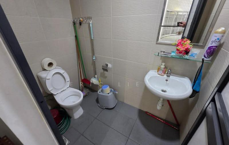 E9 Premium, 61 Woodlands Industrial Park E9, Sembawang / Yishun, 5,231 sqft, Factory / Workshop (B2) For Sale, by Eric Liew, 500280260 - Bathroom - CommercialGuru.com.sg