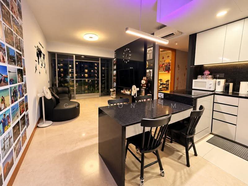 Waterfront Isle, 732 Bedok Reservoir Road, Bedok / Upper East Coast, 2 Bedrooms, 904 sqft, Condominium For Sale, by Clinton Lim, 500280280 - Living Room - PropertyGuru.com.sg