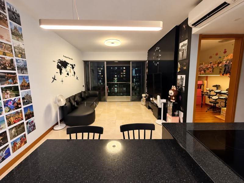 Waterfront Isle, 732 Bedok Reservoir Road, Bedok / Upper East Coast, 2 Bedrooms, 904 sqft, Condominium For Sale, by Clinton Lim, 500280280 - Living Room - PropertyGuru.com.sg