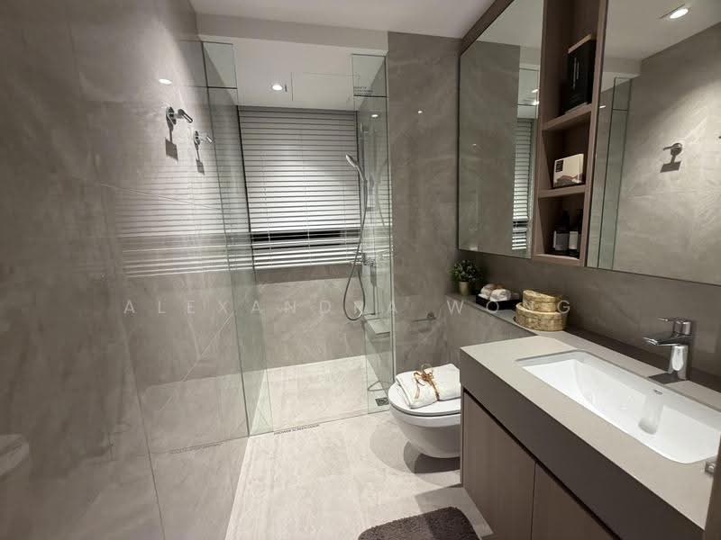 PARKTOWN Residence, Tampines Street 62, Pasir Ris / Tampines, 4 Bedrooms, 1,496 sqft, Condominium For Sale, by Alexandra Wong, 500280290 - Bathroom - PropertyGuru.com.sg