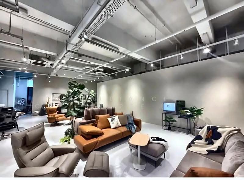 Henderson Industrial Park, 205 Henderson Road, Alexandra / Commonwealth, 10,926 sqft, Light Industrial (B1) For Sale, by CHEN TIANYI, 500280299 - Living Room - CommercialGuru.com.sg